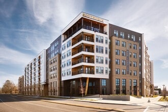 Building Photo - Southerly LoSo