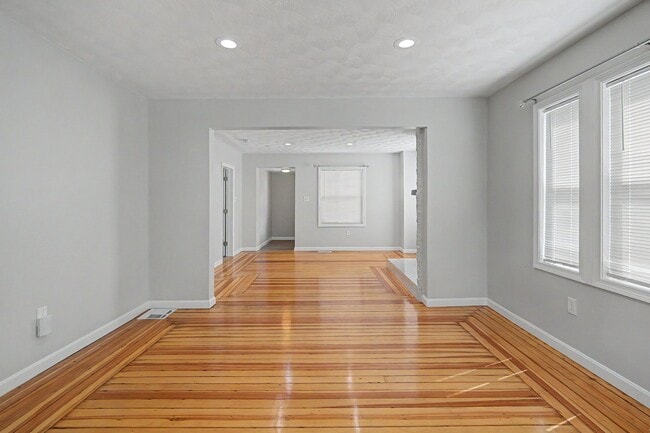 Building Photo - 48 Audubon Ave