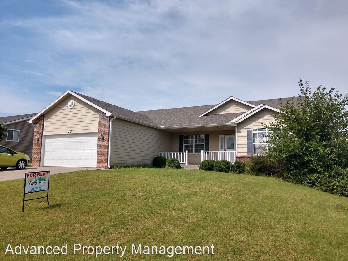 Primary Photo - 3 br, 2 bath House - 525 Harland Dr
