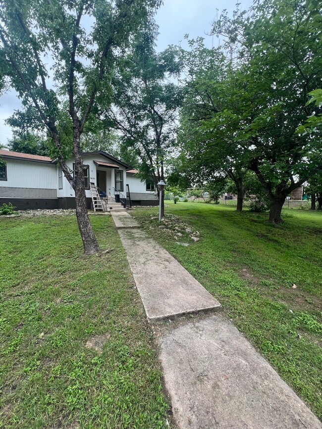 Building Photo - 1412 Hopi Trl