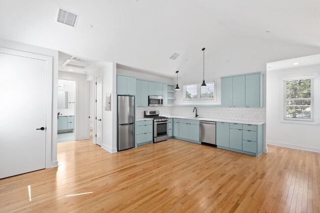 Building Photo - 4006 Avenue C