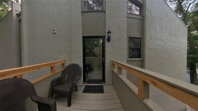 Building Photo - 209 Fairway Dr.