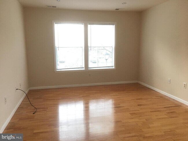 Building Photo - 108 Wrangel Ct