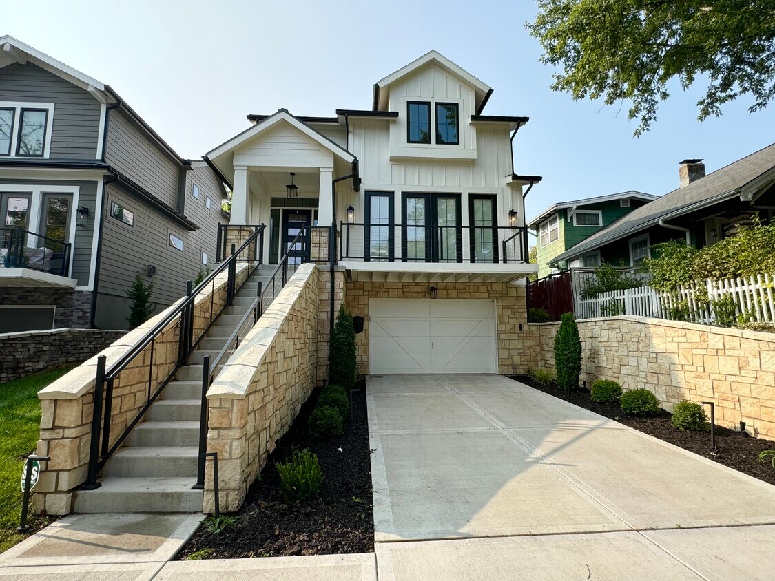 Foto principal - 717 Corbin Terrace