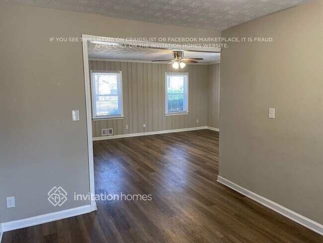 Foto del edificio - 921 Walnut Cir SW