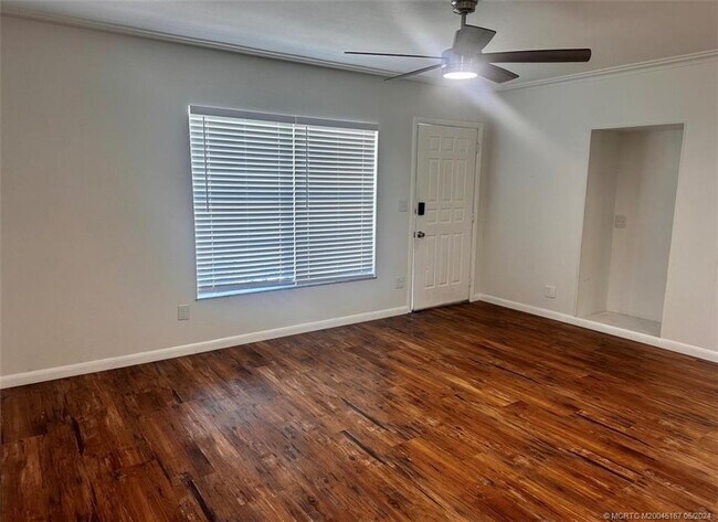 Building Photo - 808 SW 33rd St