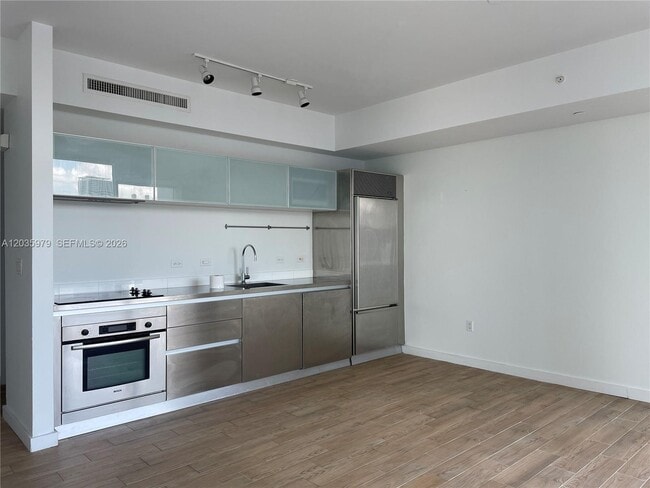 Building Photo - 1040 Biscayne Blvd