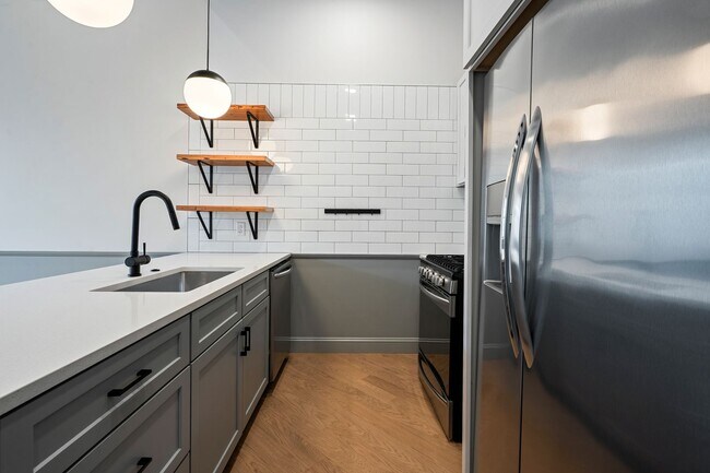 Foto del edificio - 2212 1st Ave N