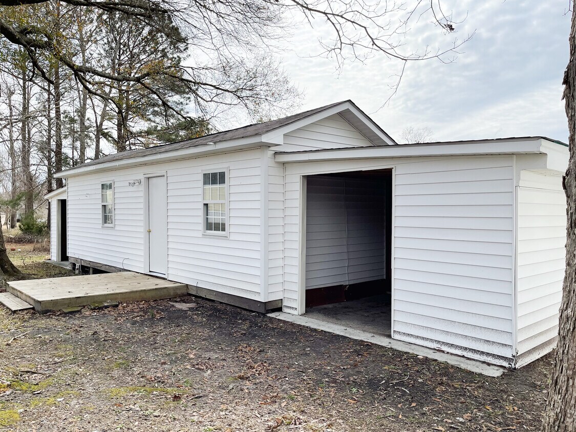 402 Cedar Ave, Hampstead, NC 28443 House Rental in Hampstead, NC