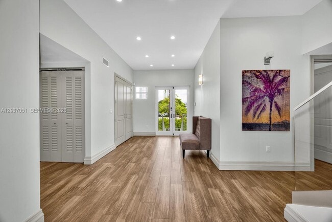 Foto del edificio - 1076 NE Little River Dr