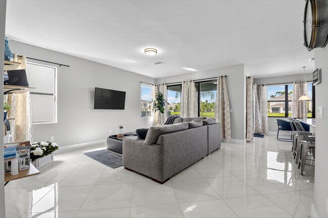 Foto del edificio - 7303 Estero Dr