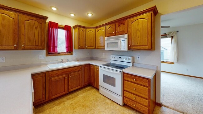Foto del edificio - Available 9/20 - Established Neighborhood