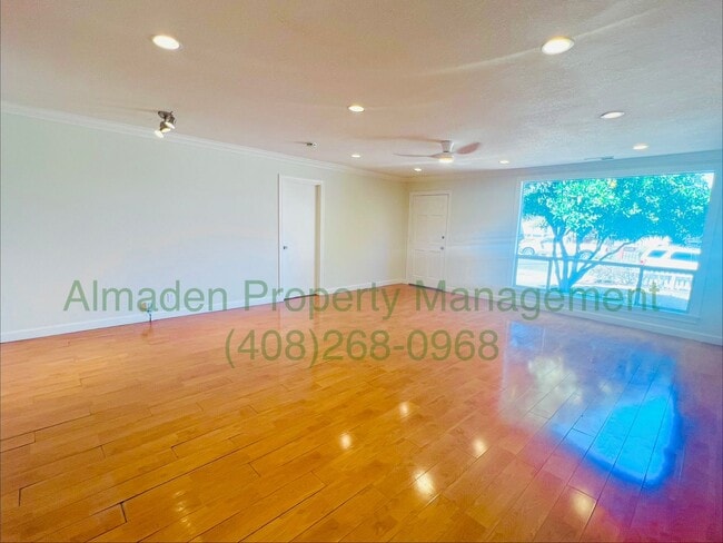 Building Photo - 924 Almaden Ave