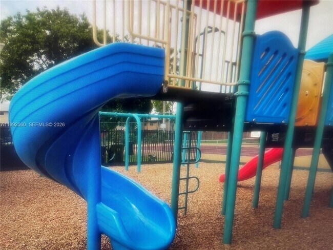 Foto del edificio - 730 NW 106th Terrace