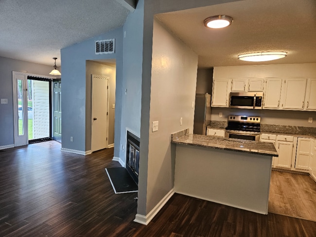 Photo - 3 Chanter Ct House