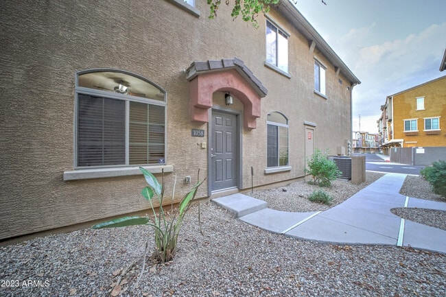 Building Photo - 2150 W Alameda Rd