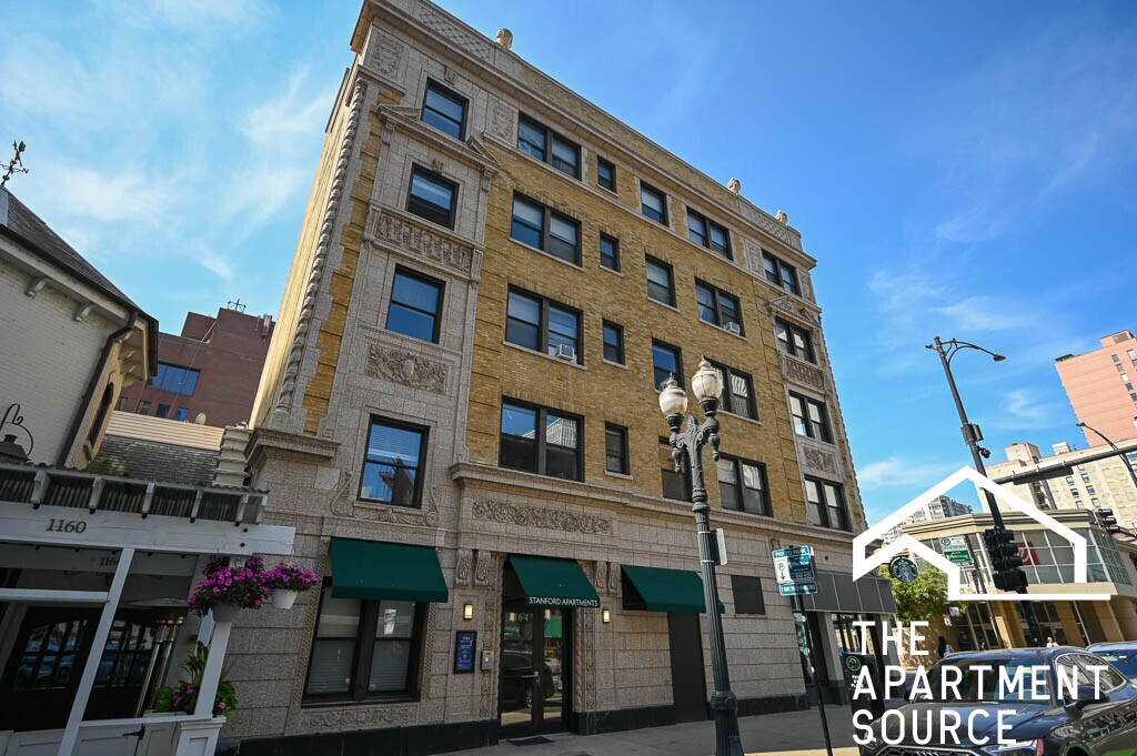 Foto del edificio - 1164 N Dearborn St