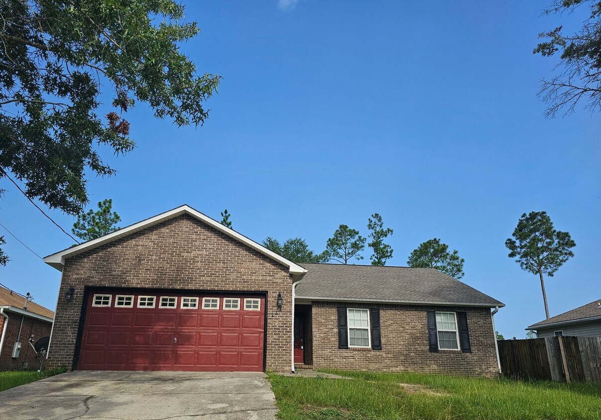 Primary Photo - Home is Ready! Taking applications.