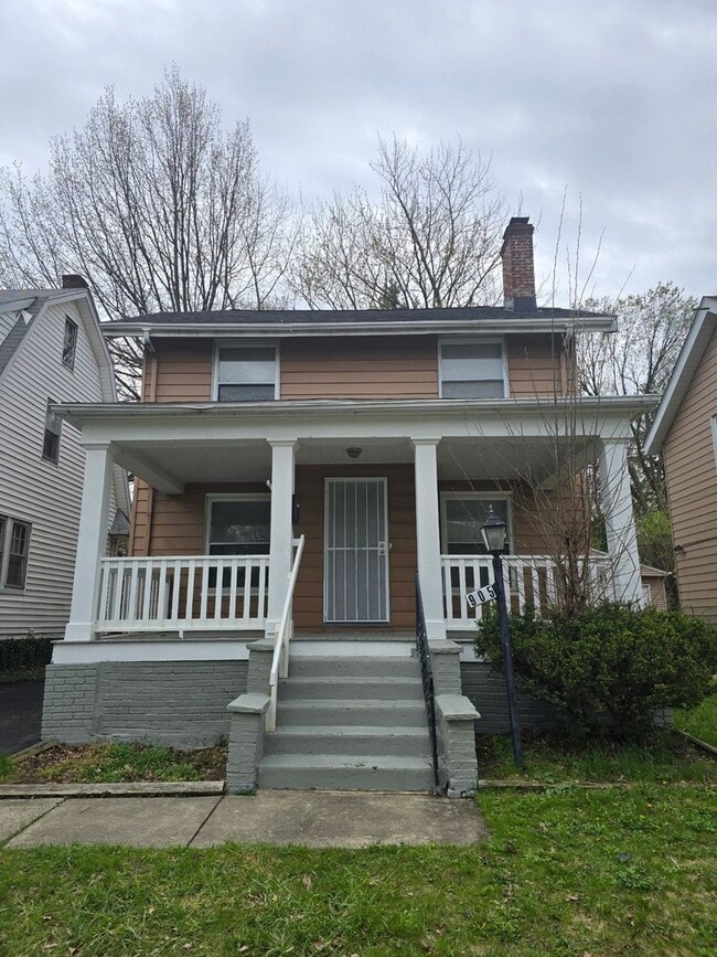 Building Photo - Great home-great location