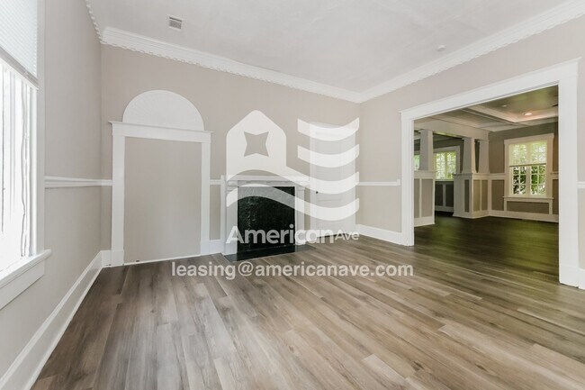 Foto del edificio - 2529 English Ave