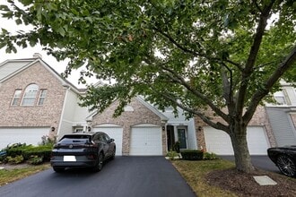 Building Photo - 2943 Stonewater Dr