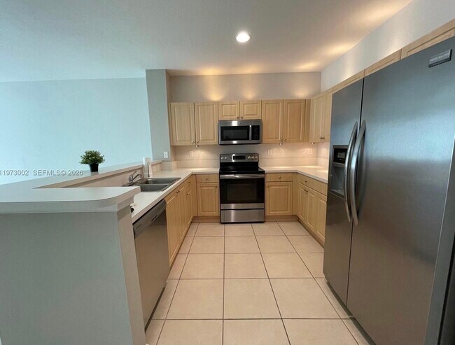 Foto del edificio - 6361 Landings Ter