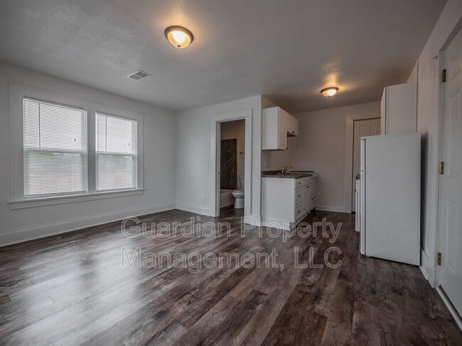 Building Photo - 108 N Buchanan St