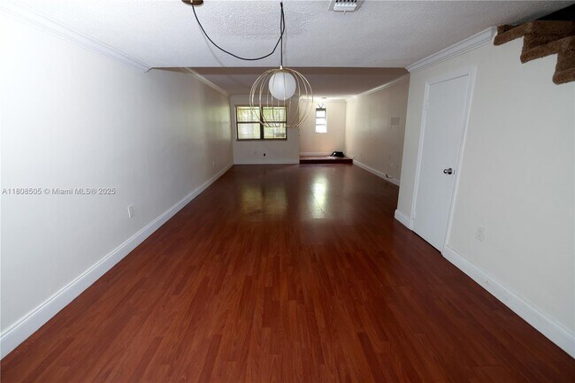 Building Photo - 1607 NE 105th St