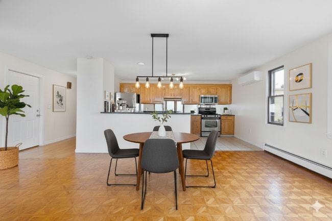 Photo - 8 Pebble St Apartment