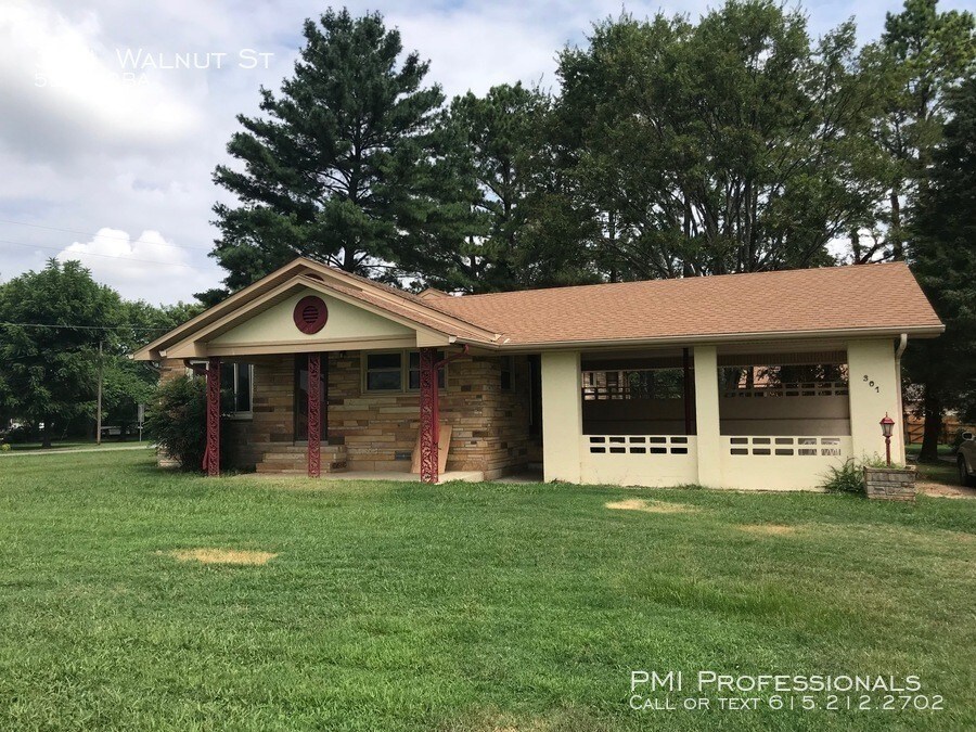 Primary Photo - 5 BEDROOM, 2 BATH HOUSE IN SMYRNA
