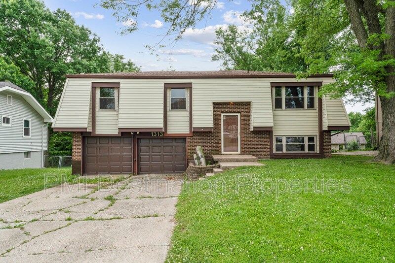 1313 NW 64 Terrace, Kansas City, MO 64118 House for Rent in Kansas