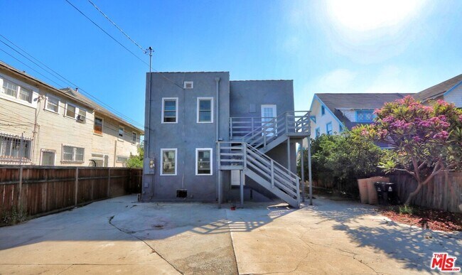 Foto del edificio - 2309 S Budlong Ave