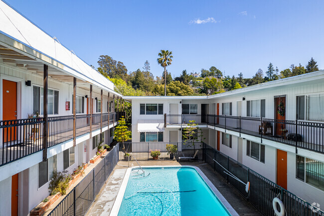 Alt. Exterior - Eagle Rock Apartments