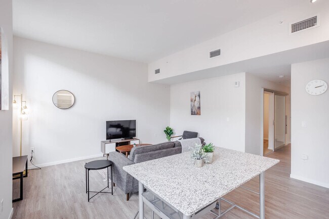 Building Photo - 9-JAN-JAN E 4th St