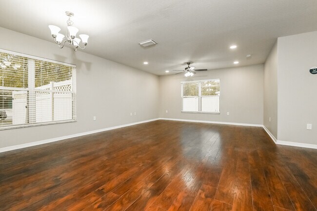 Foto del edificio - 15419 Quail Woods Pl