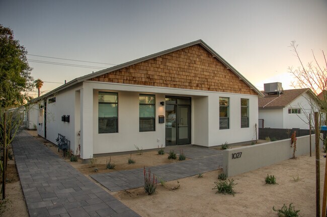 Foto del edificio - 1027 E McKinley St