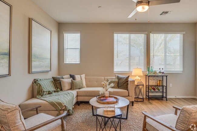 Building Photo - Town Surprise