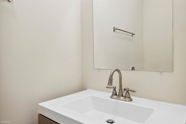Foto del edificio - 3 br, 3 bath Duplex - 1528-30 INGERSOLL ST...