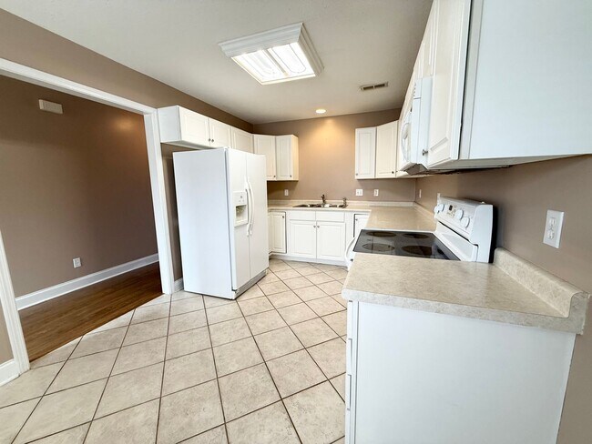 Foto del edificio - 2441 Hallerins Ct