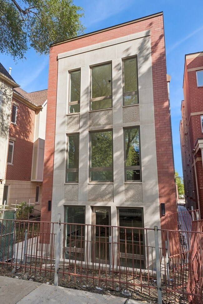 Foto del edificio - 2323 N Lister Ave