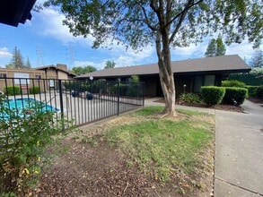 Building Photo - 2465-2467 American River Dr