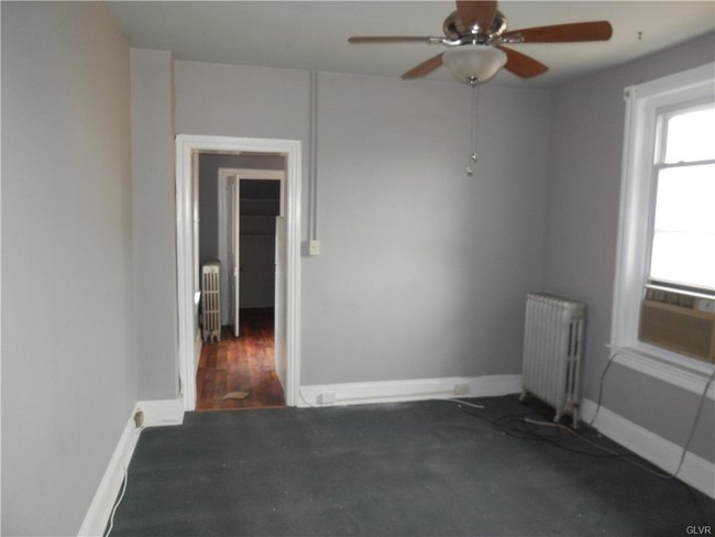 Building Photo - 1055 Seneca St