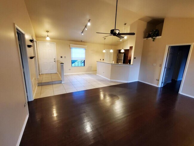 Foto del edificio - 357 Bloomfield Ln