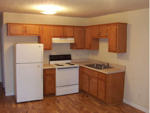 Kitchen - Calhoun Crossing Apartments