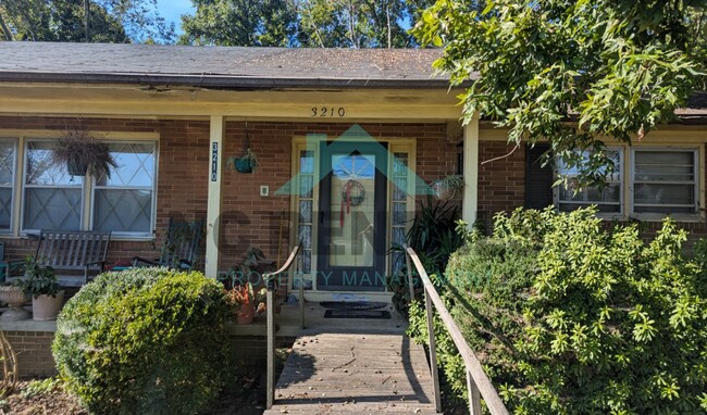 Building Photo - 3210 Garden Rd