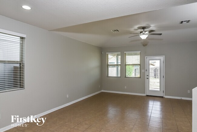 Building Photo - 11337 Charismatic