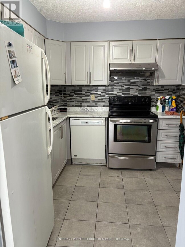 Building Photo - 61 Markbrook Ln