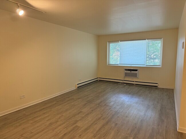 Building Photo - 727 S Maple Ave