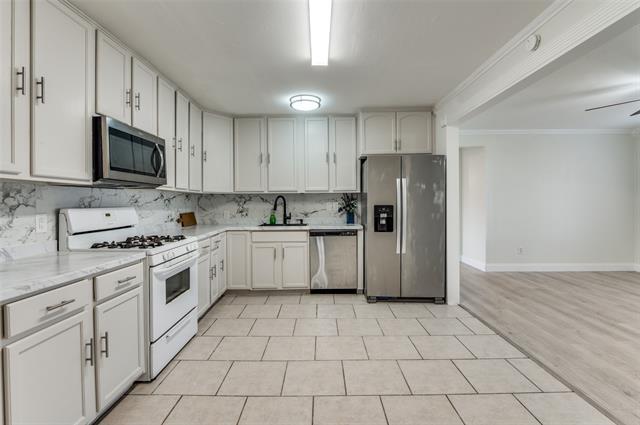 Building Photo - 222 Moore St