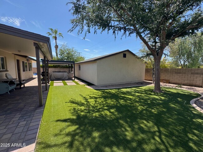 Foto del edificio - 4802 N 83rd St